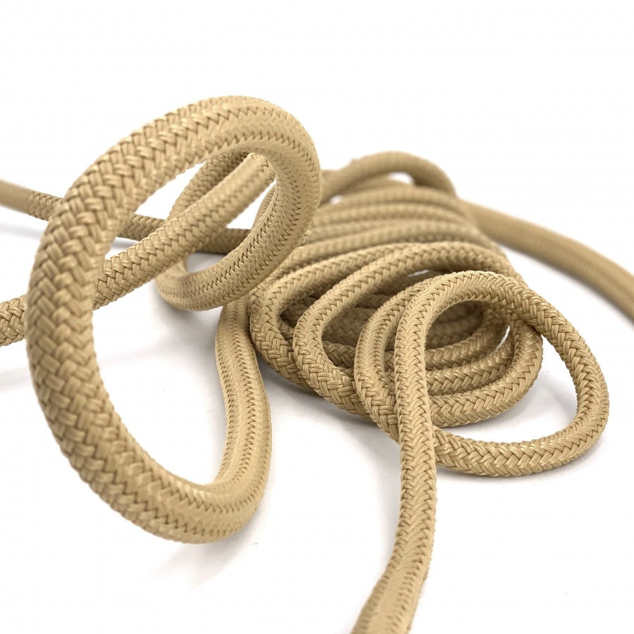 Double tresse pré-étirée pour drisse ou écoute sur un voilier