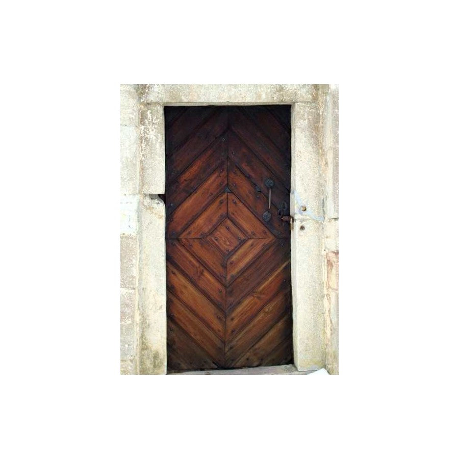 porte traditionnelle suédoise protégée au goudron de pin