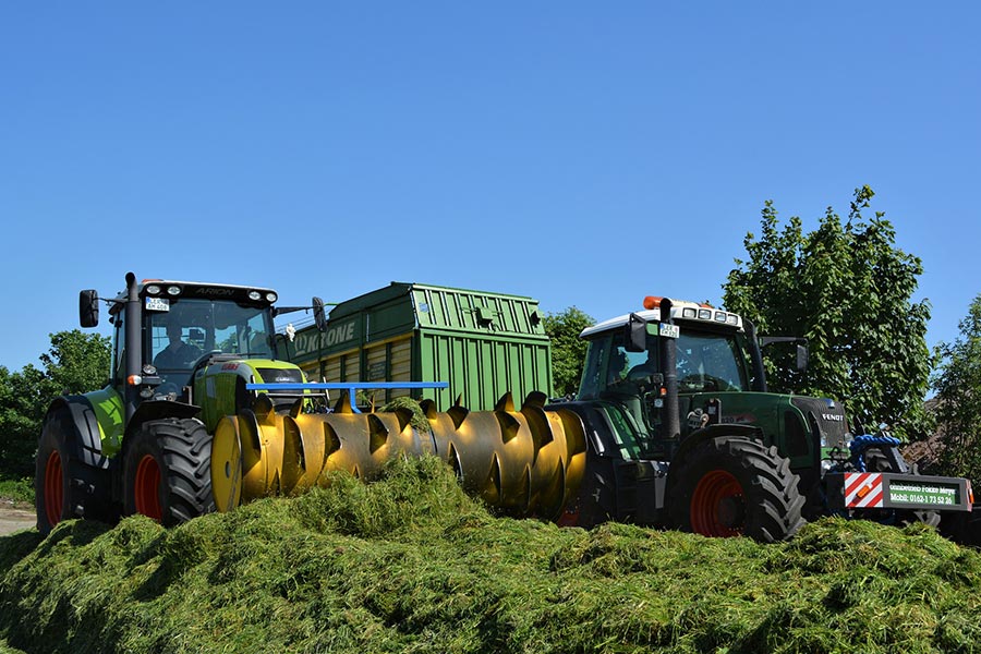 tracteurs et ensilage du fourrage